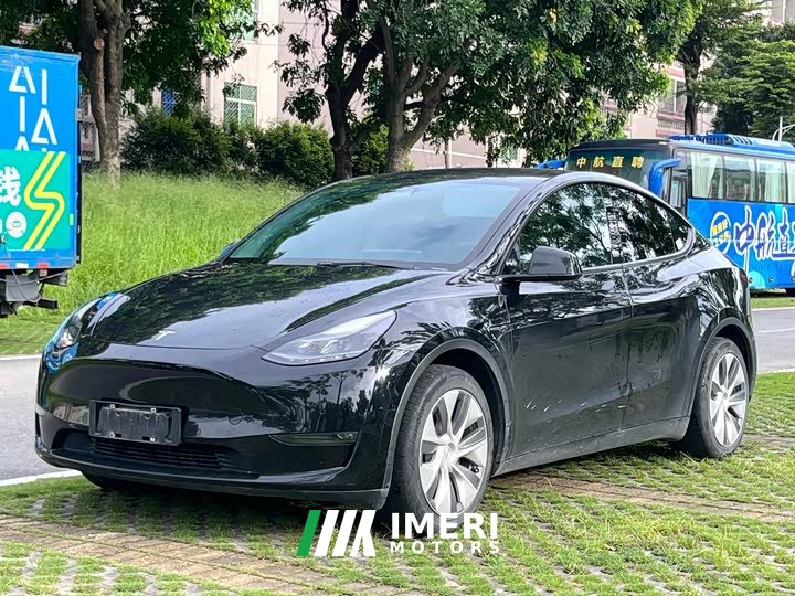 Tesla Model Y 2021 standard range rear-wheel drive version