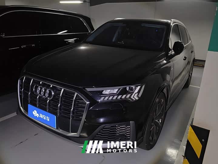 Audi Q7 55 TFSI quattro S line Sport - автомобиль из Китая
