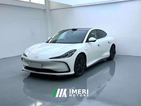 2024 IM Motors Zhiji L6 Max Edition - автомобиль из Китая