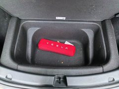 Tesla Model Y Long Range All-Wheel Drive - ფოტო 9