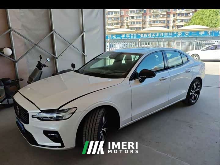 Volvo S60 B5 Inscription Sport - автомобиль из Китая