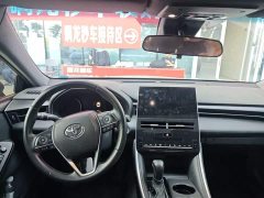 Toyota Avalon Hybrid 2.5L Luxury - ფოტო 3