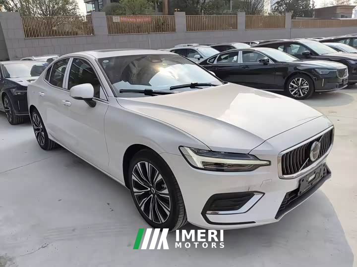 Volvo S60 B4 Zhiyuan Luxury Edition