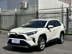 Toyota RAV4 2.0L CVT FWD Fashion Edition - фото 1