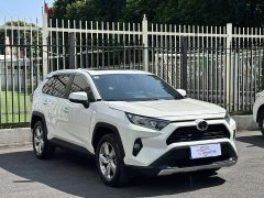 Toyota RAV4 2.0L CVT FWD Fashion Edition - фото 3