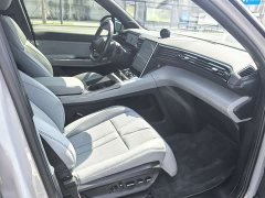 NIO ES8 100kWh 6-Seat Edition - ფოტო 8