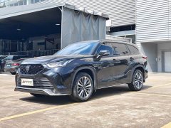 Toyota Crown Venza 2.5L HEV AWD Luxury - ფოტო 1