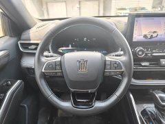 Toyota Crown Venza 2.5L HEV AWD Luxury - ფოტო 12
