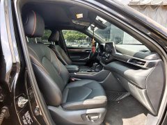 Toyota Crown Venza 2.5L HEV AWD Luxury - ფოტო 14