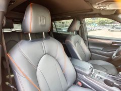 Toyota Crown Venza 2.5L HEV AWD Luxury - ფოტო 15