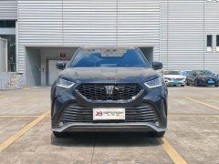 Toyota Crown Venza 2.5L HEV AWD Luxury - ფოტო 2