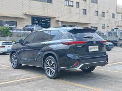 Toyota Crown Venza 2.5L HEV AWD Luxury - ფოტო 4