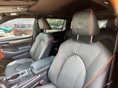 Toyota Crown Venza 2.5L HEV AWD Luxury - ფოტო 8
