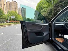 Tesla Model Y Performance All-Wheel Drive - ფოტო 6