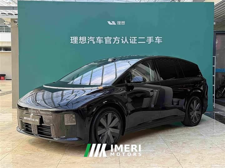Li Auto i8 Standard Edition - ავტომობილი ჩინეთიდან