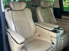 Toyota Alphard Hybrid 2.5L Premium Edition - ფოტო 13