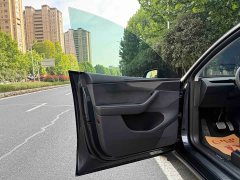 Tesla Model Y Long Range All-Wheel Drive - ფოტო 6