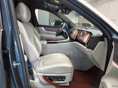 AITO M9 Extended Range Ultra 42kWh 6-Seater - ფოტო 11