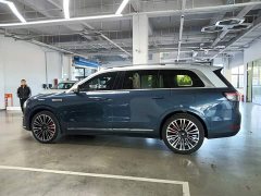 AITO M9 Extended Range Ultra 42kWh 6-Seater - ფოტო 6
