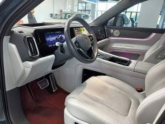 AITO M9 Extended Range Ultra 42kWh 6-Seater - ფოტო 7