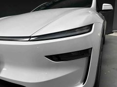 Tesla Model Y Rear-Wheel Drive - ფოტო 2
