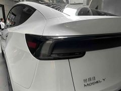 Tesla Model Y Rear-Wheel Drive - ფოტო 6