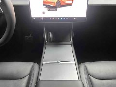 Tesla Model Y Rear-Wheel Drive - ფოტო 8