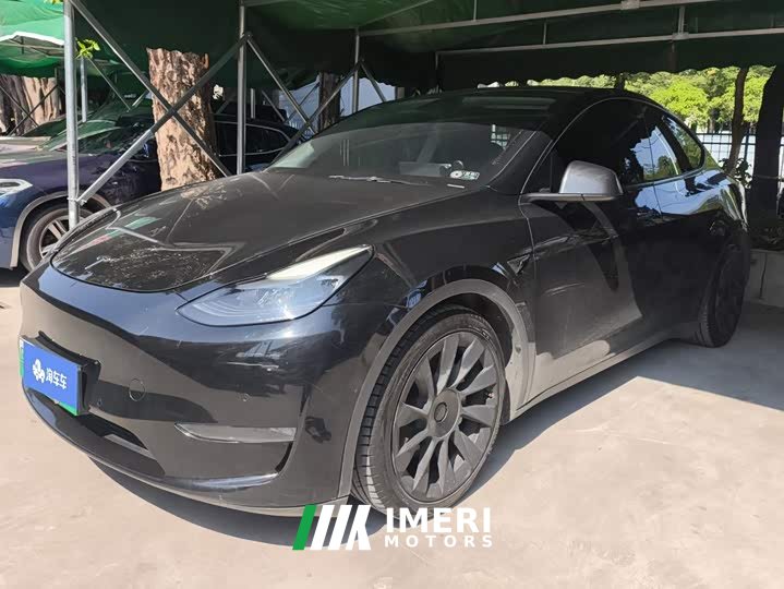 Tesla Model Y Standard Range RWD - автомобиль из Китая