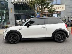 BMW MINI 1.5T COOPER Artist - ფოტო 3