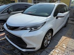 Toyota Sienna 2.5L Hybrid Premium Edition - photo 1