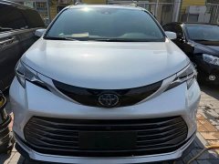 Toyota Sienna 2.5L Hybrid Premium Edition - photo 2