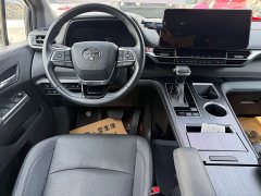 Toyota Sienna 2.5L Hybrid Premium Edition - photo 8