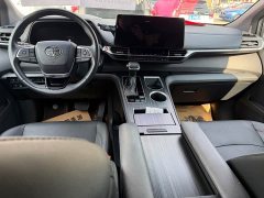Toyota Sienna 2.5L Hybrid Premium Edition - photo 9