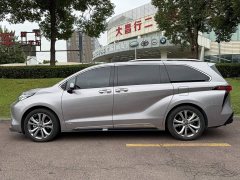 Toyota Sienna 2.5L Hybrid Platinum Edition - ფოტო 3