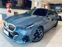 BMW 5 Series 530Li Luxury M Sport Package - ფოტო 1