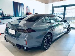 BMW 5 Series 530Li Luxury M Sport Package - ფოტო 2