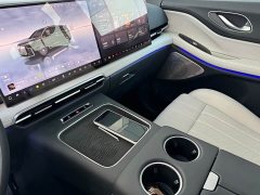 Voyah Lantu Dreamchaser PHEV AWD Flagship Kunpeng Edition - photo 5
