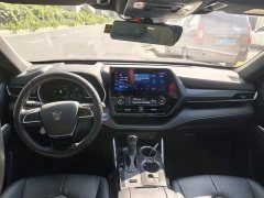 Toyota Crown Venza 2.5L HEV AWD Premium - фото 6
