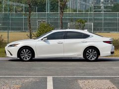 Lexus ES 300h Excellence - фото 3
