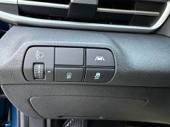 Hyundai Elantra 1.5L CVT Luxury - фото 11