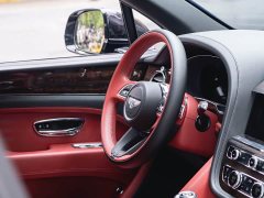 Bentley Bentayga 4.0T V8 Long Wheelbase - ფოტო 17