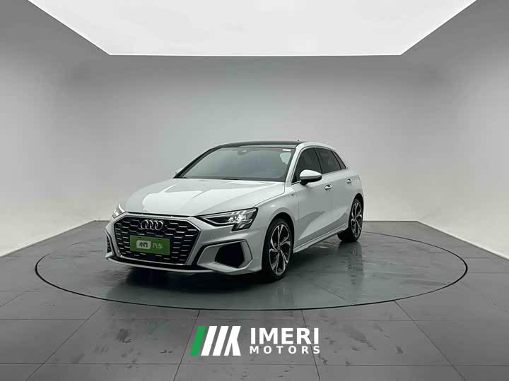Audi A3 Sportback 35 TFSI Luxury Sport