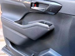 Toyota Crown Venza 2.5L HEV AWD Premium - фото 5