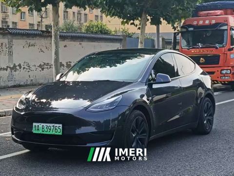 2024 Tesla Model Y Rear-Wheel Drive