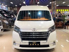 Toyota HIACE 3.5L Automatic 7-Seater - ფოტო 3
