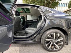 Volkswagen Passat 330TSI Starry Sky Luxury Edition - photo 18