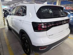 Volkswagen Touran 200TSI DSG Smart Connected Edition - ფოტო 17