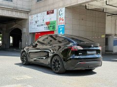 Tesla Model Y Rear-Wheel Drive - ფოტო 6