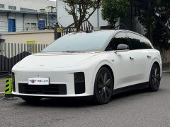 Li Auto i6 Four-Wheel Drive Standard Edition - фото 1