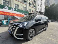 Denza D9 DM-i 1050 Premium - фото 1